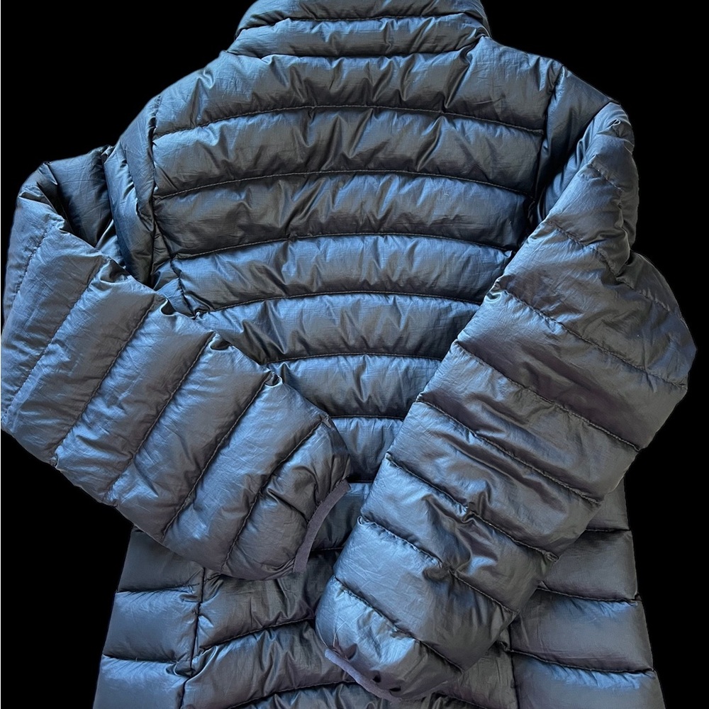 Patagonia Puffy Slim Longer style Sz 12 GUC with small rip - Black and Fuchsia - Picture 7 of 7